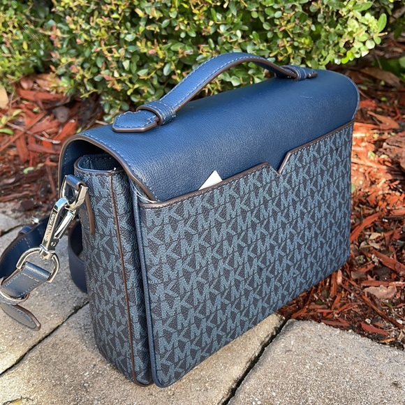 MICHAEL KORS Rose Medium Top Handle Messenger ADMI - Picture 6 of 16